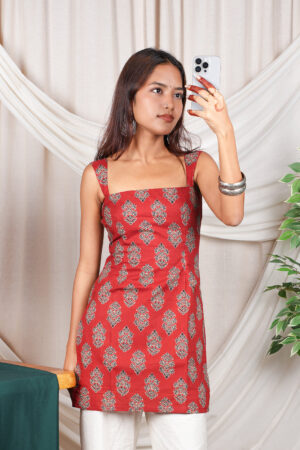 Avani Wide Shoulder Strap Kurti 4 Close-up of authentic Hand Block Print on Avani cotton kurti