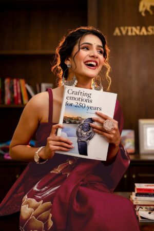 Maroon Khadi Floral Printed Saree with Unstitched Blouse 5 70104S211 9